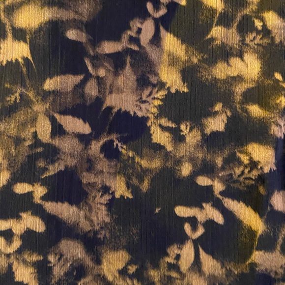 CALVIN KLEIN long sleeve button down blouse, US size- medium - Picture 5 of 7